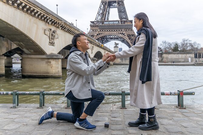 Eiffel and La Seine Photo Shoot - Paris Photographer - Timing is the one detail you cannot treat casually