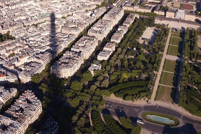 Eiffel Tower Climbing Tour with Summit Access - How much time to allow in a crowded season
