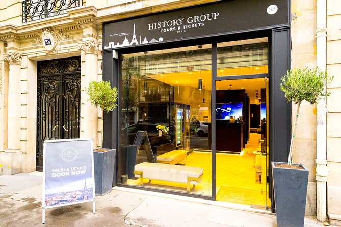 Eiffel Tower Dedicated Reserved Access Top or 2nd floor by lift - Guide quality and the human element