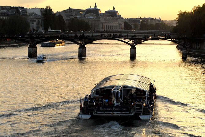 Eiffel Tower Dinner Experience and Sightseeing Seine River Cruise - The walk from the tower to the Seine