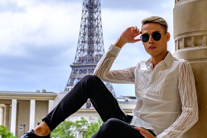 Eiffel Tower Photoshoot - Group size: ideal for couples, workable for 15