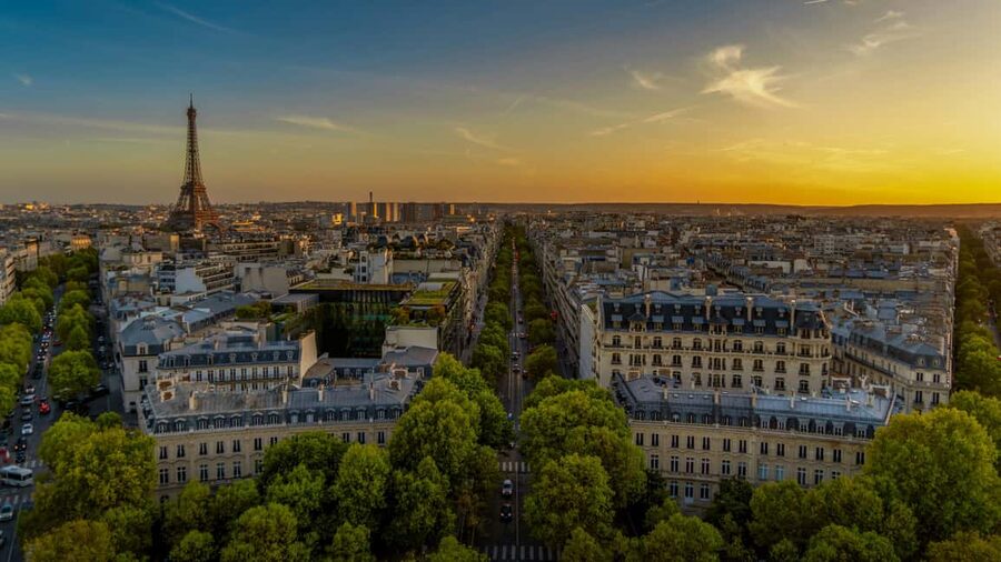 Eiffel Tower with Summit and 2nd Floor Access Guided Tour - Waiting times can shape the whole visit