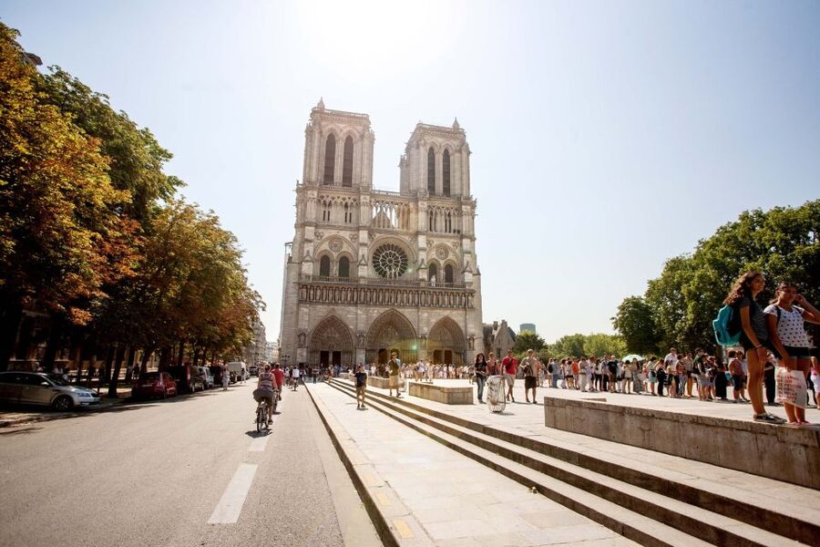 Electric Bike Tour of Paris’ Hidden Gems - Following the Seine before the city gets loud
