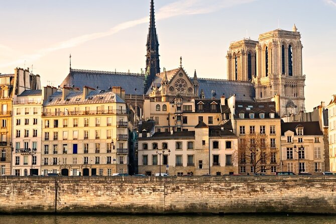 Escape game on the Île de la Cité - Hotel-Dieu and a courtyard most people hurry past