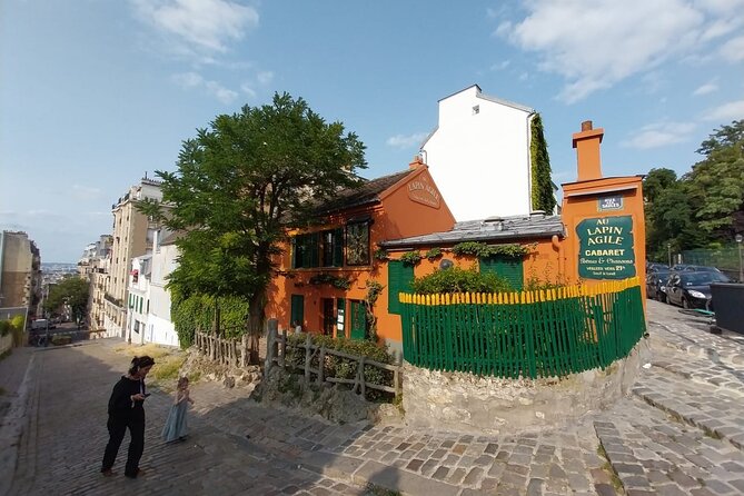 ESSENTIAL MONTMARTRE Walking Tour: the essential highlights+MORE! - Bateau-Lavoir and the birth of modern art