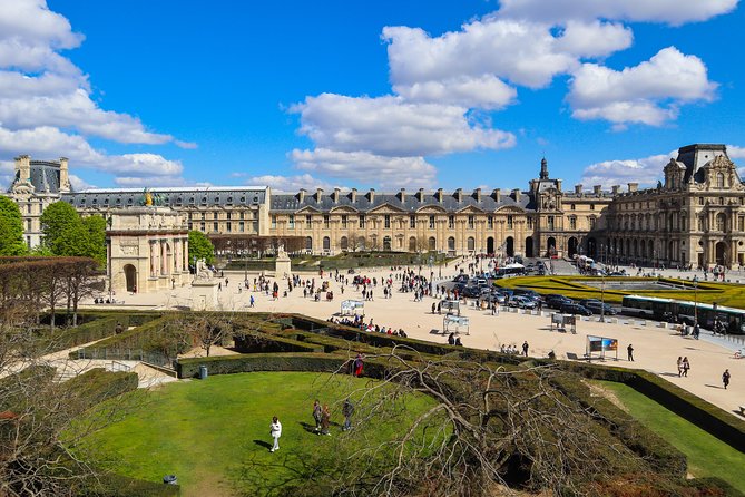 Exclusive Semi-Private Louvre Tour with Mona Lisa, Max 6 People - How the six-person group changes the visit