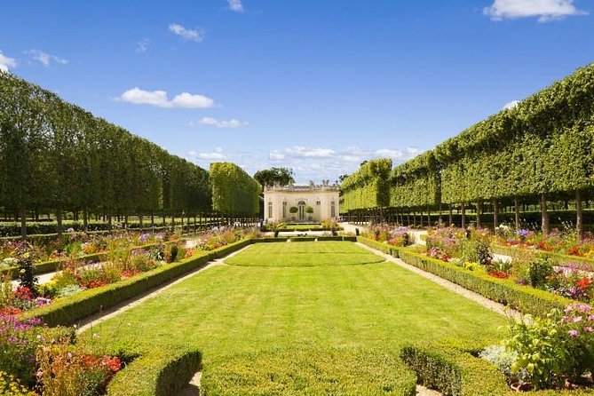Excursion to Versailles by train with entrance to the Palace and Gardens - The Hall of Mirrors and the value of historical context