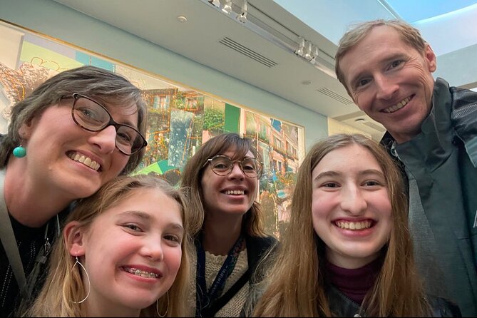 Family Friendly Louvre Museum Private Guided Tour - Seeing the Mona Lisa without losing the family
