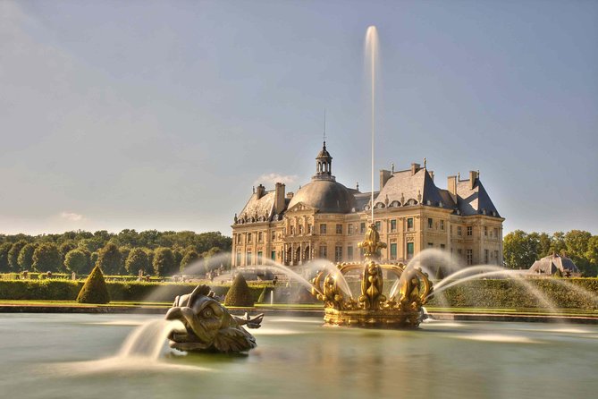 Fontainebleau and Vaux le Vicomte Chateaux Day Trip from Paris - Fontainebleau: a royal home with centuries of layers
