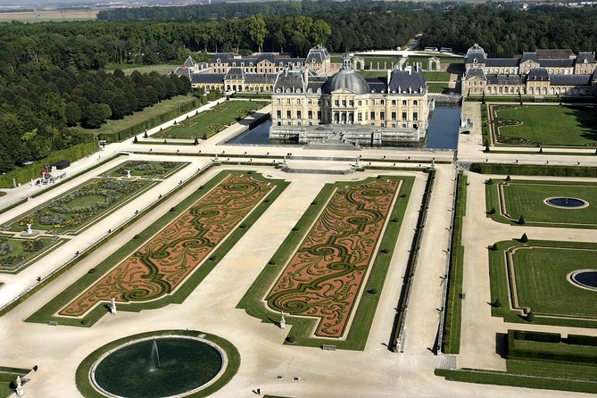 Fontainebleau and Vaux le Vicomte Chateaux Day Trip from Paris - How much independence should you expect?