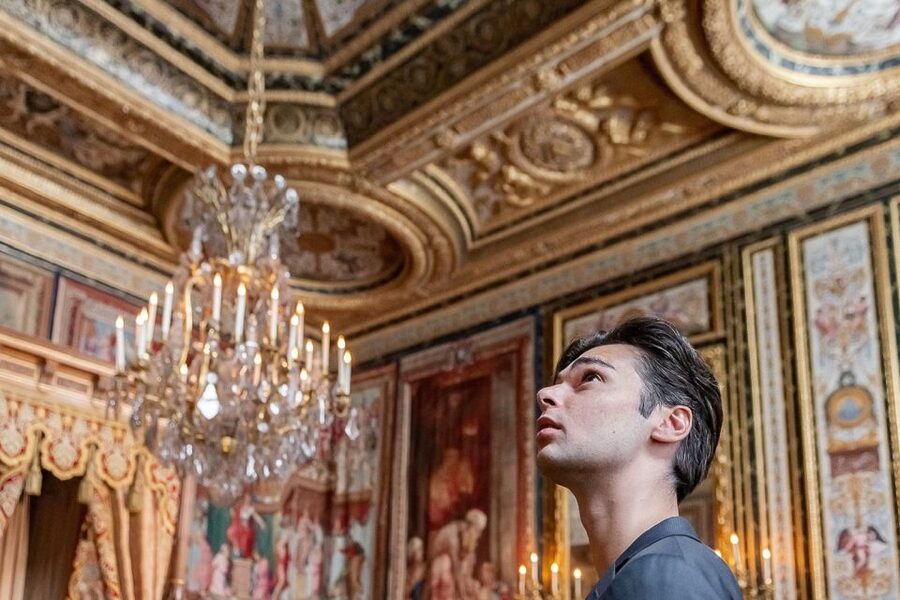 Fontainebleau & Vaux-le-Vicomte Châteaux Day Tour from Paris - Gardens, Lunch, and the Afternoon Clock