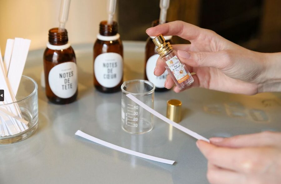 Fragonard Paris - Mini Perfume workshop - only in Spanish - Making your own 12 ml Eau de Toilette