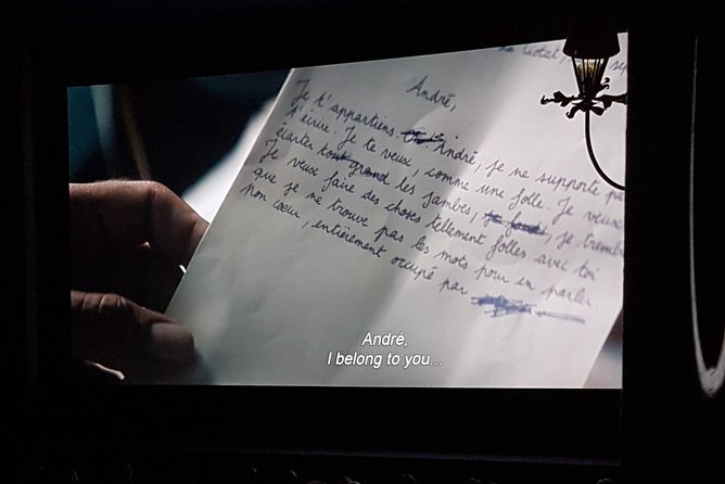 French Films with English Subtitles in Paris - The evening begins at a real Paris cinema