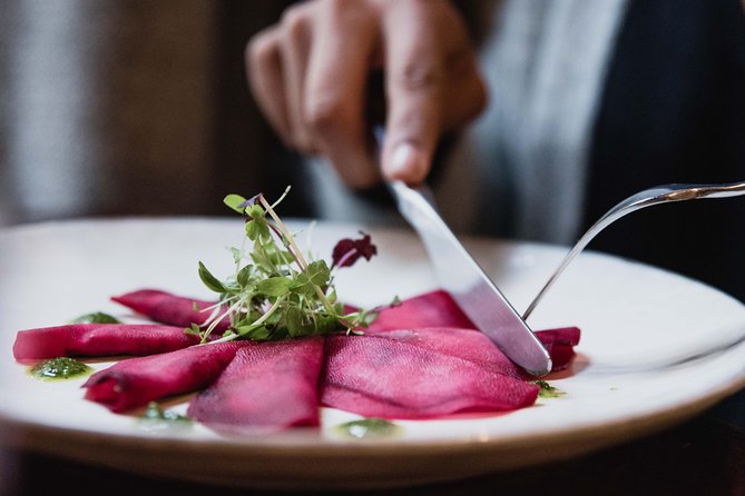 French Gourmet Cuisine: Dinner and Wine Pairing - Food quality, service, and the limits of the promise