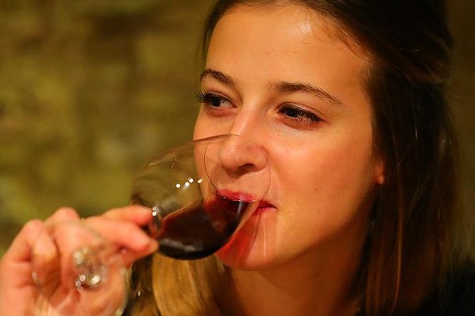 French Wine and Champagne Tasting in Paris - What happens during the six-wine tasting