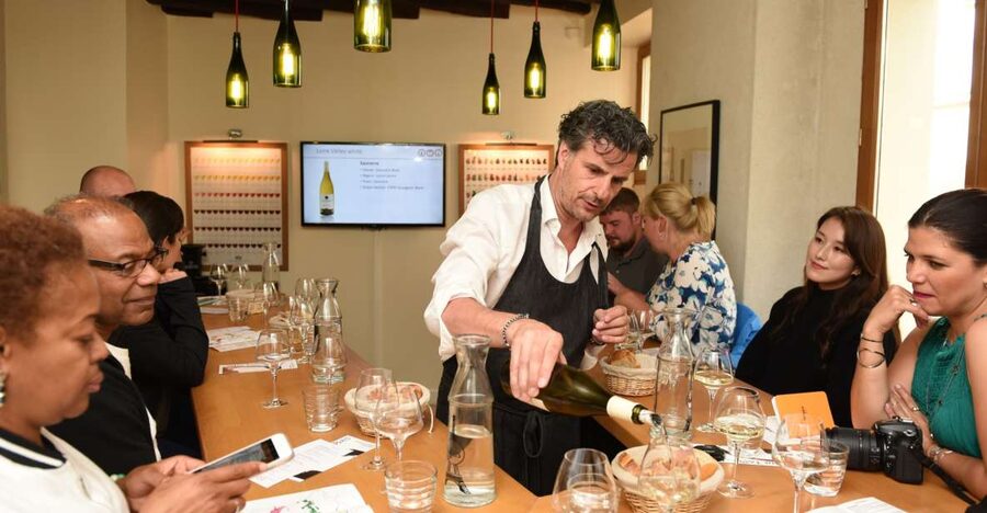 French Wine Tasting Class with a Sommelier - A tasting lesson for ordinary wine drinkers