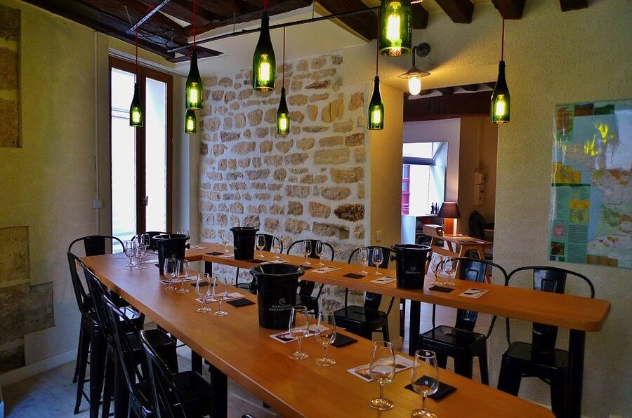 French Wine Tasting Class with a Sommelier - Six glasses, three parts of France