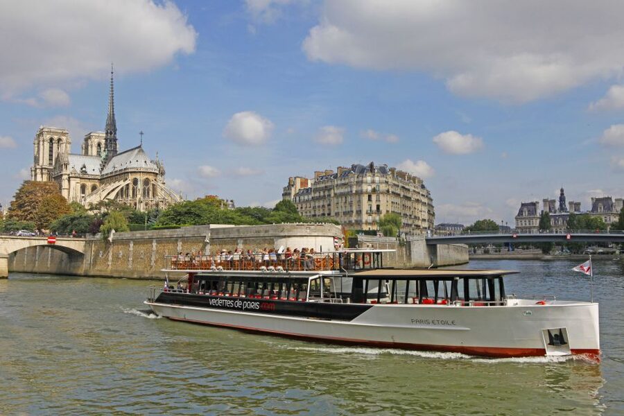 From Disneyland Paris: Paris Day Trip and Sightseeing Cruise - Seeing Paris from the Seine for one hour