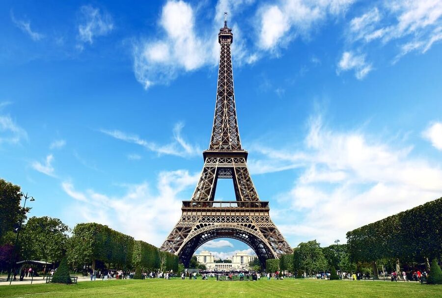 From London: Paris Day Trip with Lunch on Eiffel Tower - Who should book this Paris day trip?