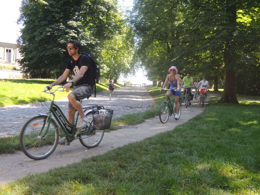 From Paris: Bike Tour to Versailles with Timed Palace Entry - Entering the palace with timed admission