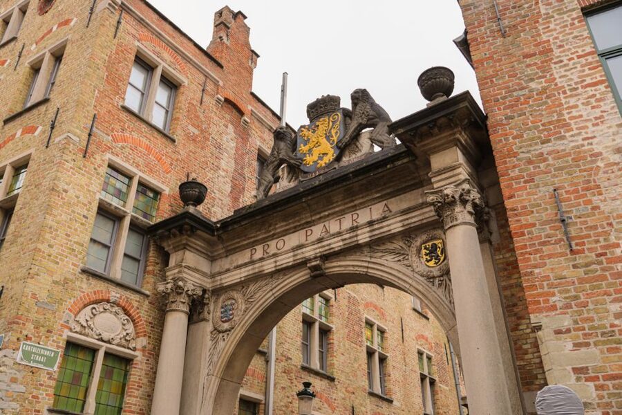 From Paris: Bruges Guided Tour with Hotel Pickup - The morning pickup and four-hour ride