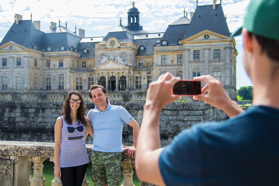 From Paris: Chateau de Fontainebleau & Vaux-Le-Vicomte Tour - Practical details that make the day easier