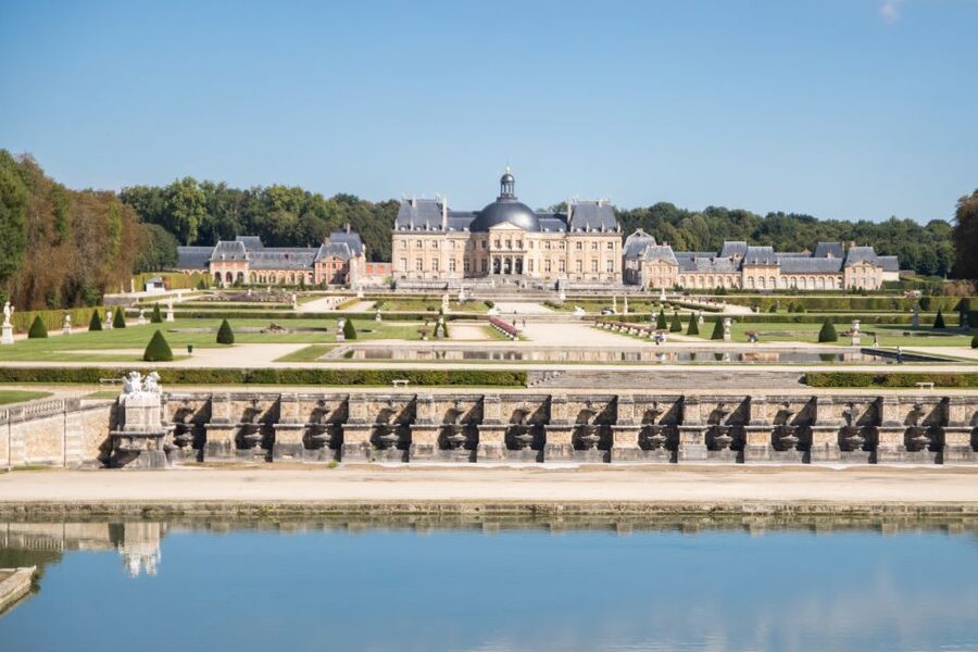 From Paris: Chateau de Fontainebleau & Vaux-Le-Vicomte Tour - Lunch in Fontainebleau keeps the day flexible