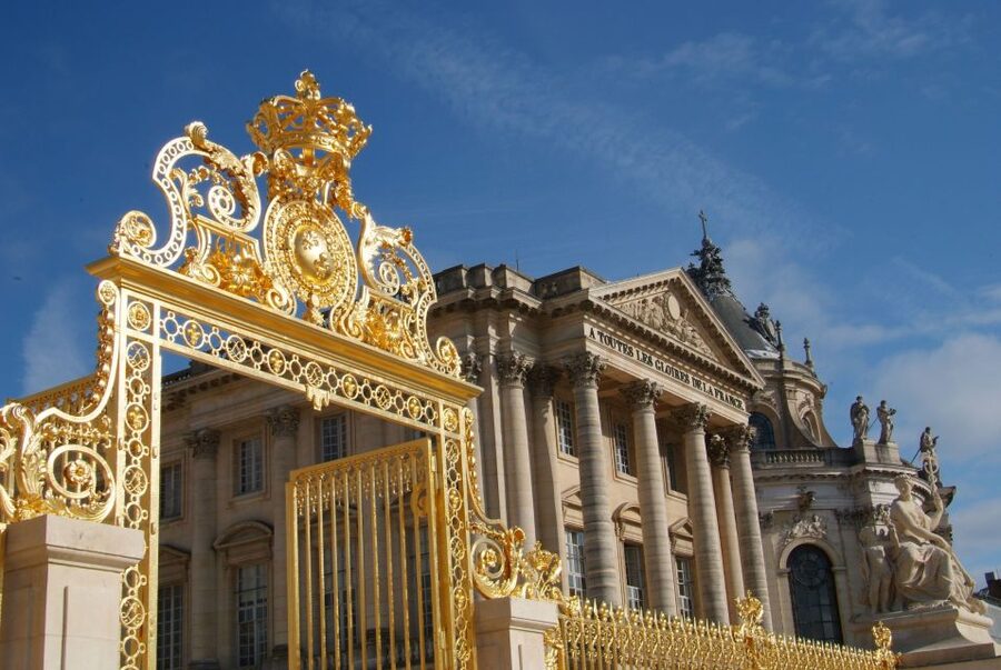 From Paris: Full-Day Guided Tour of Versailles - Crowds, weather, and the physical effort