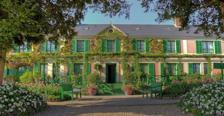 From Paris: Giverny and Versailles Private Full-Day Trip - Leaving Paris for Versailles