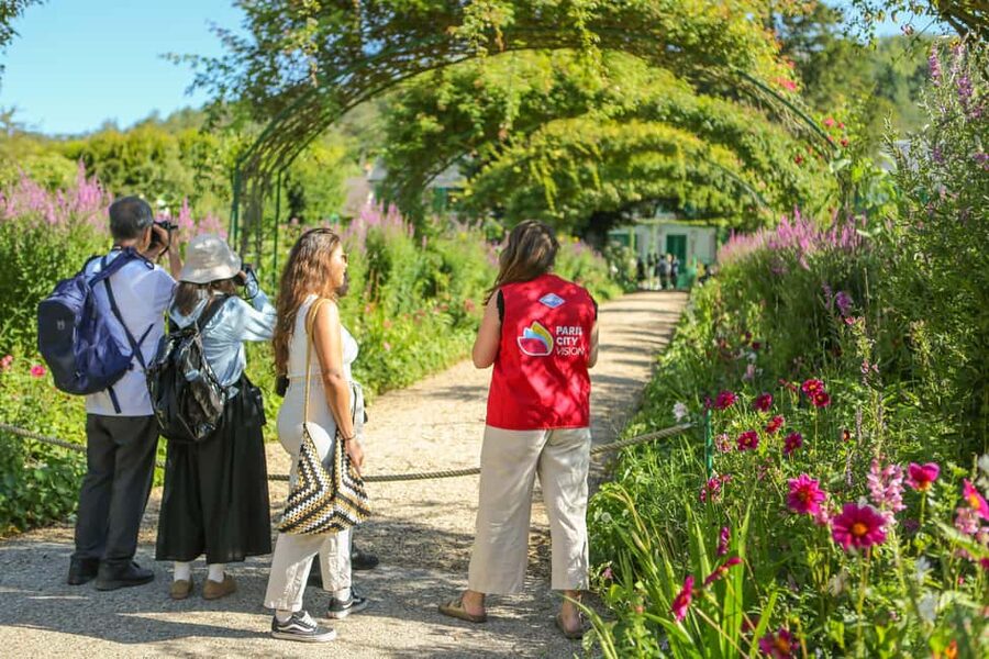 From Paris: Giverny Day Trip with Audio Guide or Live Guide - Is the $93 price fair?