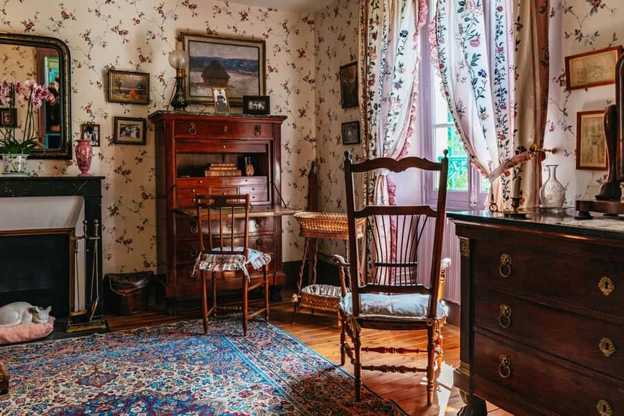 From Paris: Giverny, Monet’s House, & Gardens Half-Day Trip - Monet’s tomb and the ten-minute photo stop