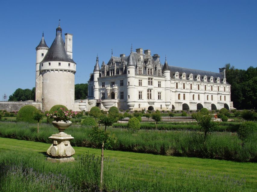 From Paris: Loire Valley Castles Full-Day Tour with Lunch - Amboise Castle and the first royal residence