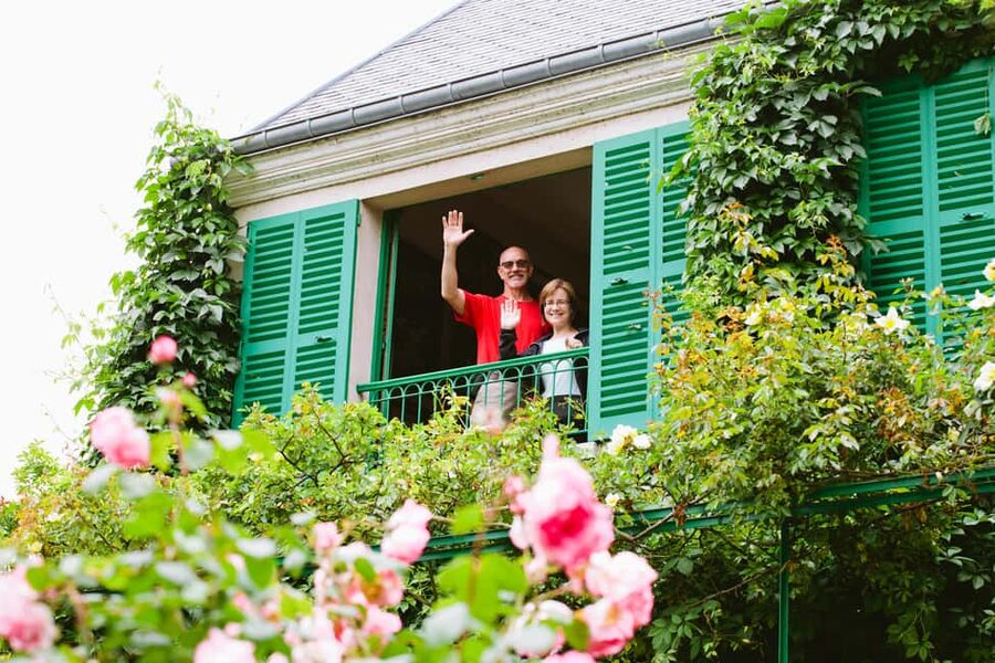 From Paris: Monet Garden & Giverny Bike Tour and Picnic Stop - Vernon market: build your own picnic