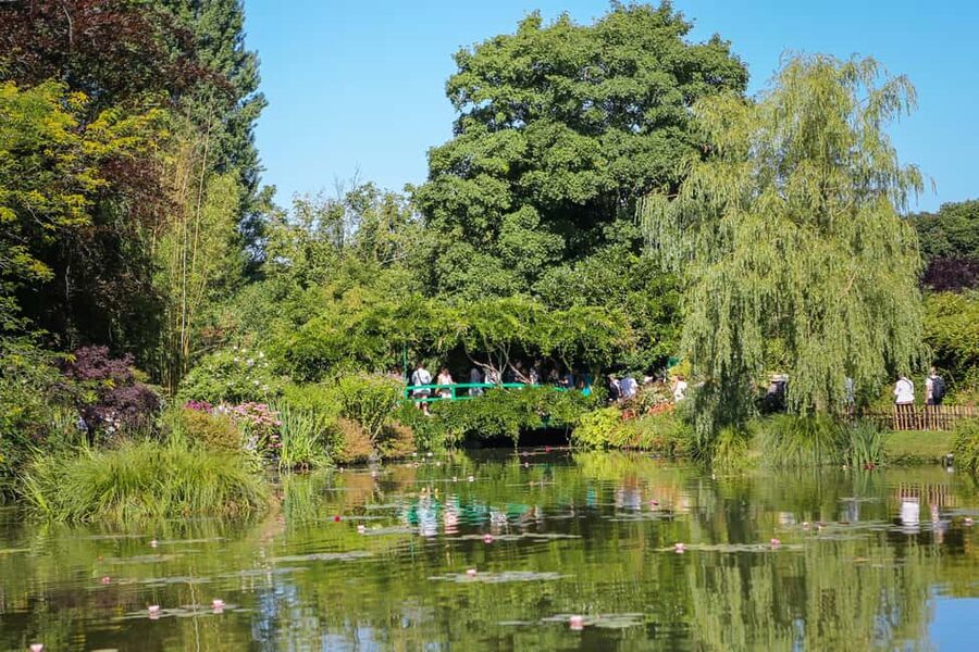 From Paris: Monet Impressionism Tour to Giverny by Minibus - A short walk through Giverny village