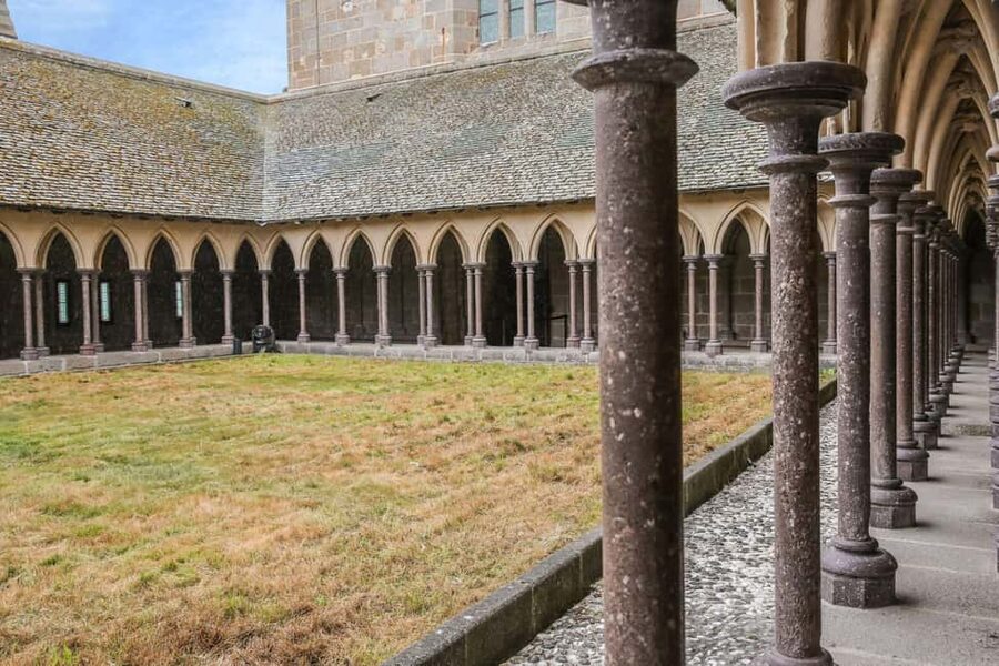 From Paris: Mont Saint-Michel Tour with Hotel Pickup Service - Is $222 a fair price?