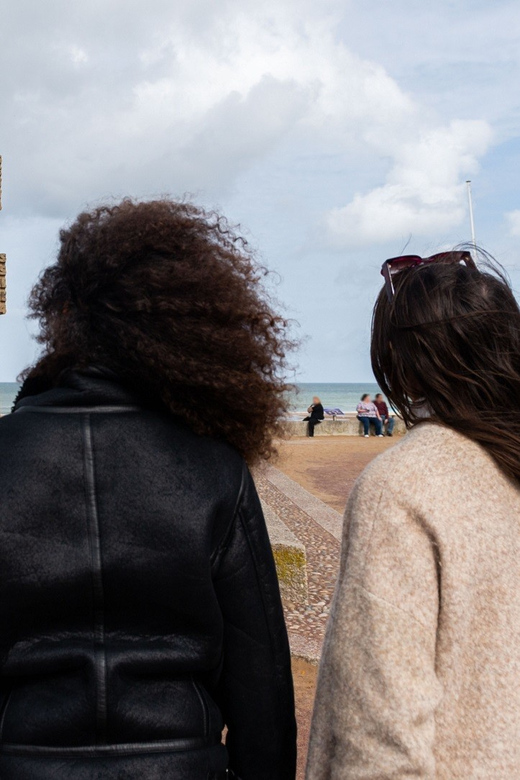 From Paris: Normandy D-Day Beaches Day Trip with Lunch - The guide makes the difference