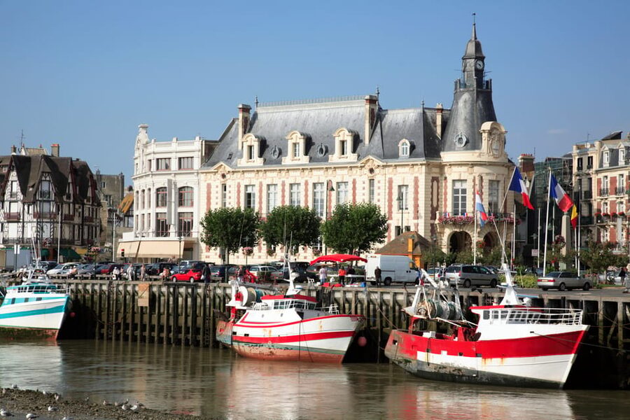 From Paris: Normandy D-Day Beaches Day Trip with Lunch - Lunch in Normandy, with a note of caution