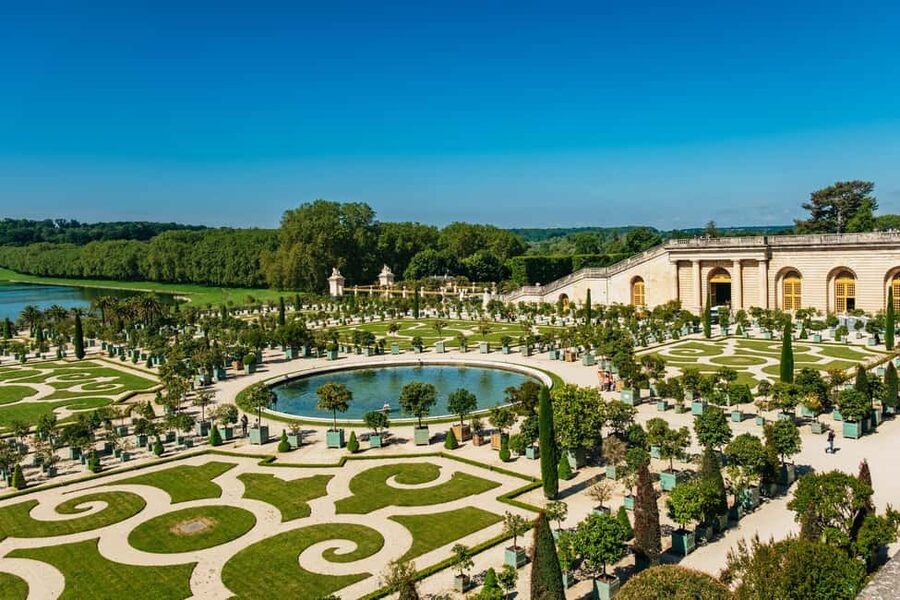 From Paris: Skip-the-Line Palace of Versailles Bike Tour - Why a bicycle changes Versailles