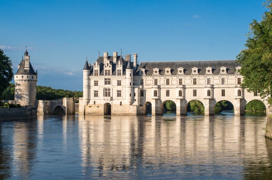 From Paris: Small-Group Tour of Loire Castles - What the guides add to the day