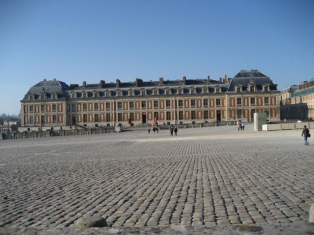 From Paris: Versailles Guided Tour by Deluxe Minibus - The minibus ride from central Paris