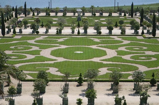 From Paris: Versailles Guided Tour by Deluxe Minibus - Is four hours enough for Versailles?