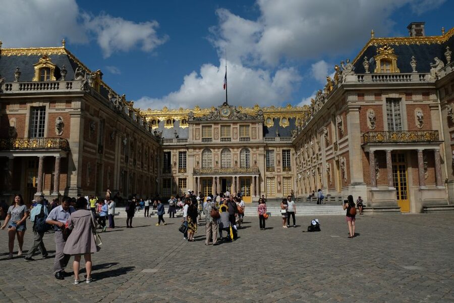 From Paris: Versailles Palace and Gardens Guided Day Trip - Who should book this tour