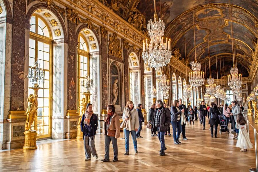 From Paris: Versailles Palace & Gardens Private Guided Tour - The State Apartments in a two-hour guided visit