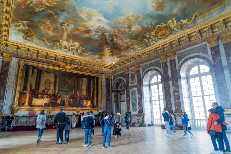 From Paris: Versailles Palace & Gardens Private Guided Tour - A short introduction to the Versailles gardens