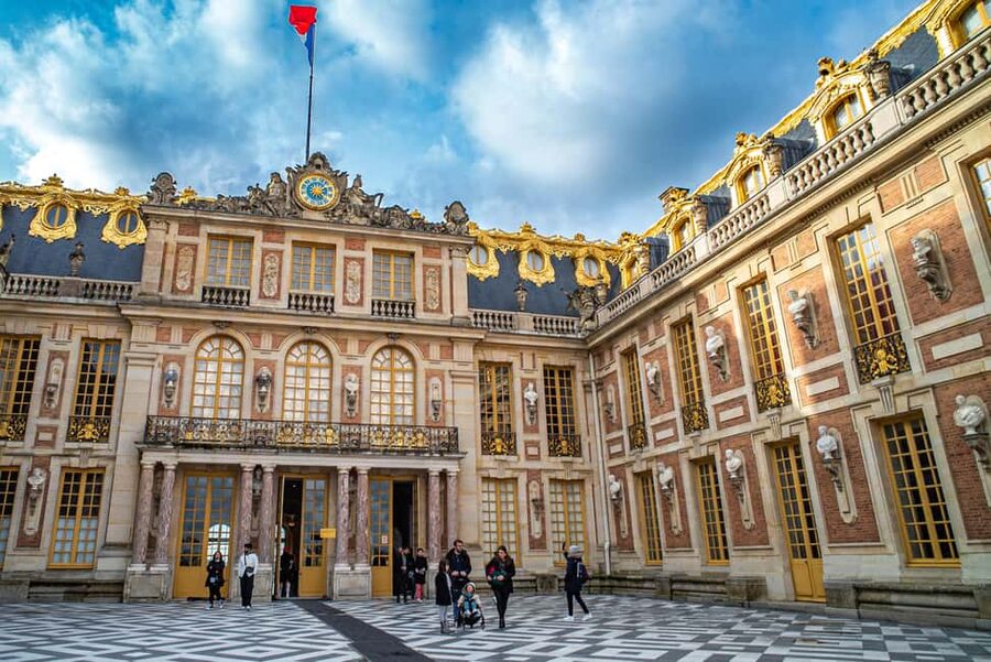 From Paris: Versailles Palace & Gardens Private Guided Tour - The Hall of Mirrors and the power of spectacle