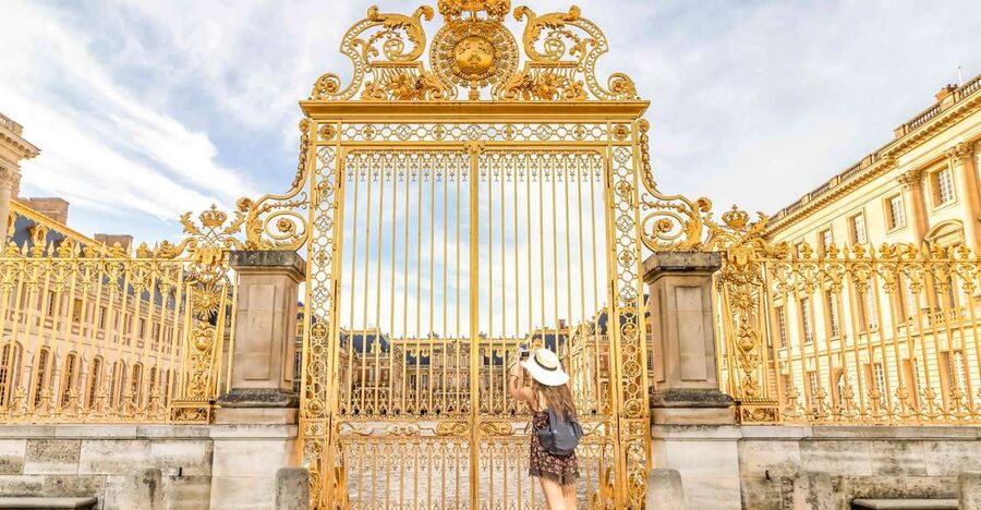 From Paris: Versailles Palace Self Guided & Gardens tickets - The bus ride from Paris to Versailles