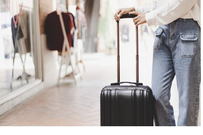 Full Day Private Luggage Storage in Paris - What happens when you drop off your bags