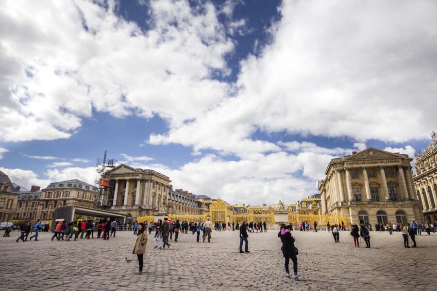 Gardens of Versailles Walking Tour & Palace Entry - Walking through Louis XIV’s outdoor kingdom