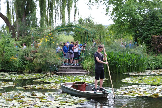 Giverny and Monet's Garden Half-Day Trip from Paris - The minivan ride from Avenue de la Bourdonnais