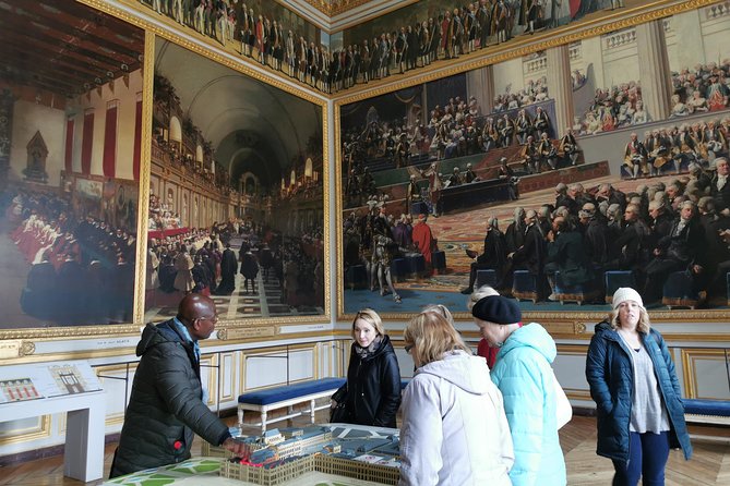 Giverny and Versailles Full-Day Private Guided Tour with Hotel Pickup - Optional La Roche-Guyon and village stops